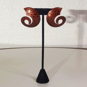 Tapered Swirl Copper Toned & Black Metal Crackle Patterned Stationary Earrings